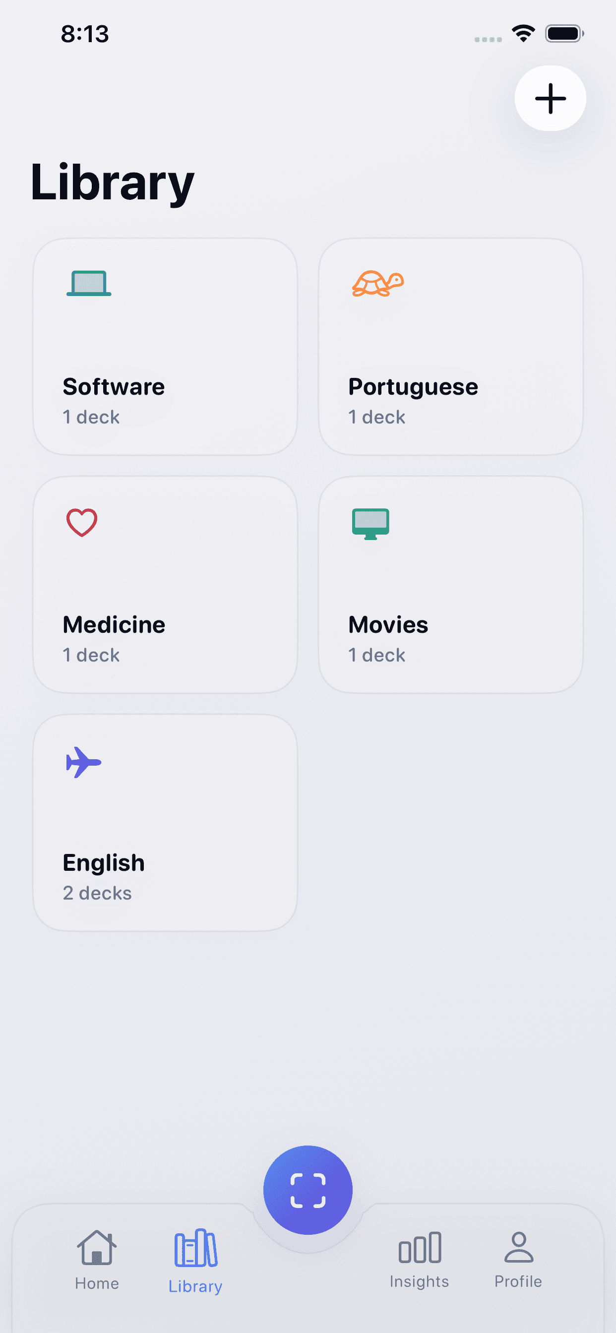 Biblioteca de Neurova organizando materias y decks de estudio.